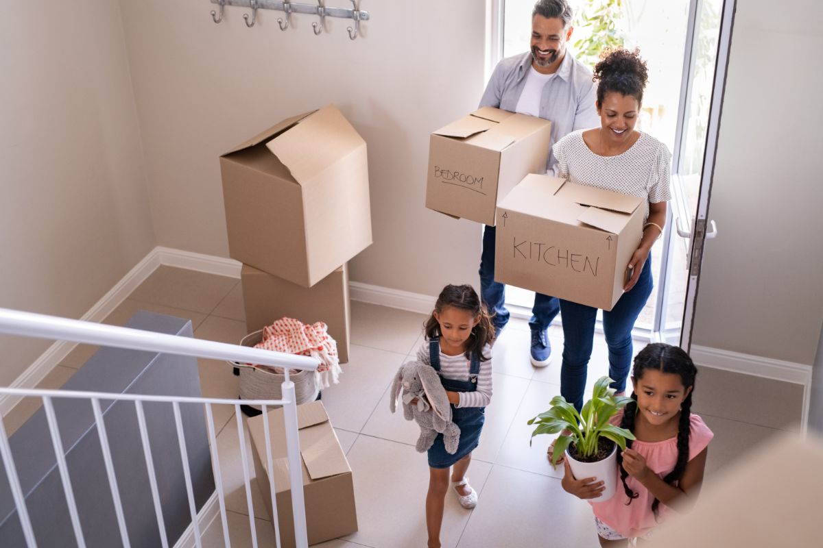 Moving House Efficiently: From Packing Up to Unpacking Down